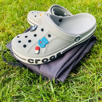 Crocs Unısex Gri-Siyah Yazılı Terlik