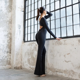 İSPANYOL PAÇA UZUN KOL SCRUNCH BUTT TULUM KOD NO: 3100