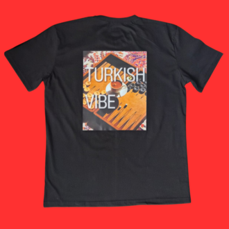 BASKILI SİYAH T-SHIRT