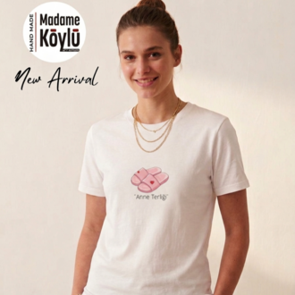 BASKILI BEYAZ T-SHIRT