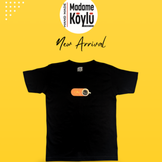 BASKILI SİYAH T-SHIRT