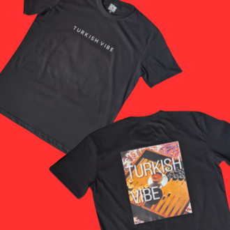 BASKILI SİYAH T-SHIRT