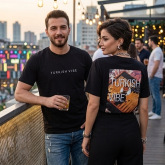 BASKILI SİYAH T-SHIRT