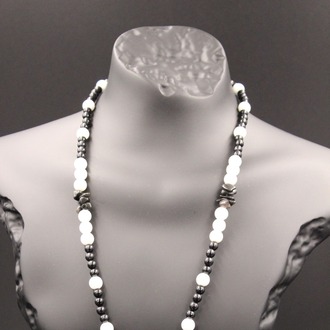 Handmade Black and White Agate Necklace – Natural Stone, Elegant Design