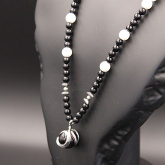 Handmade Black and White Agate Necklace – Natural Stone, Elegant Design