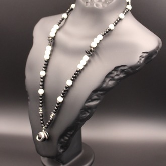 Handmade Black and White Agate Necklace – Natural Stone, Elegant Design