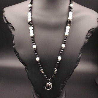 Handmade Black and White Agate Necklace – Natural Stone, Elegant Design