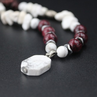 Necklace with a pendant made of natural howlite and agate stone: Crystal Mystery