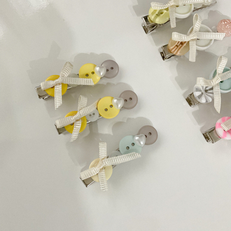 Button hair clips 