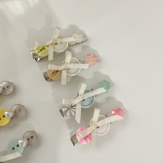 Button hair clips 