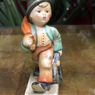 Goebel Hummel Figür Elinde Şemsiye Ve Çantasıyla