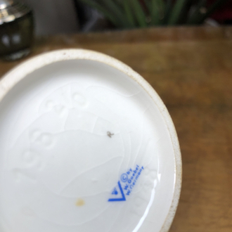 Goebel Hummel Figür Sepetinde Domuzcuğuyla 