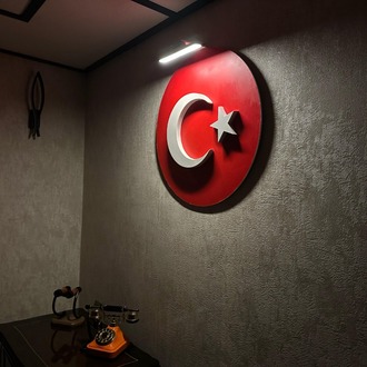  Işıkla Gelen Gurur - Şarjlı LED Türk Bayrağı Tablosu