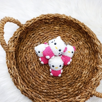 AMİGURUMİ ÖRGÜ HELLO KITTY ANAHTARLIK ÇANTA SÜSÜ