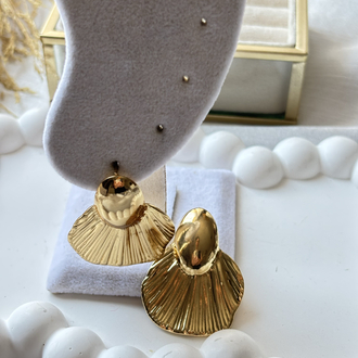 Yelpaze Form Gold Küpe
