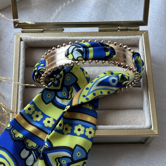 Mavi Sarı Desenli Fularlı Gold Kelepçe