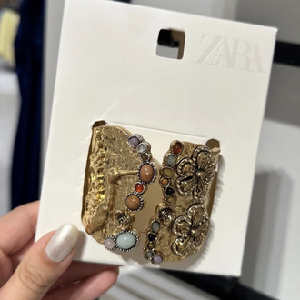 Zara Çiçekli Taşlı Kelepçe