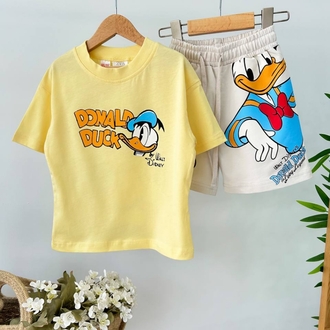 Donald Duck şortlu takım