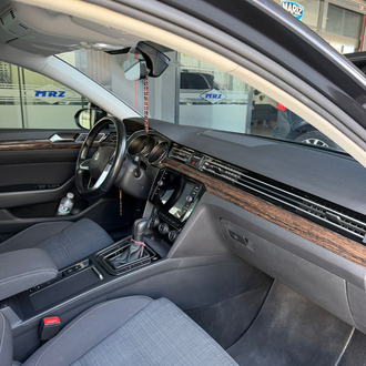 WW Passat B8.5 ön göğüs kaplaması Çift renk modeli 