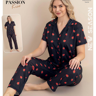 Çilekli siyah pijama takımı