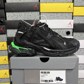 Balenciaga Runner led