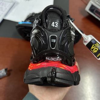 Balenciaga Runner led