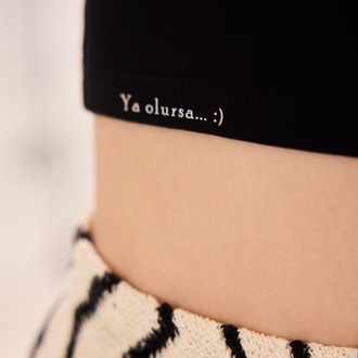 KİVA Baskılı Crop Top / Siyah