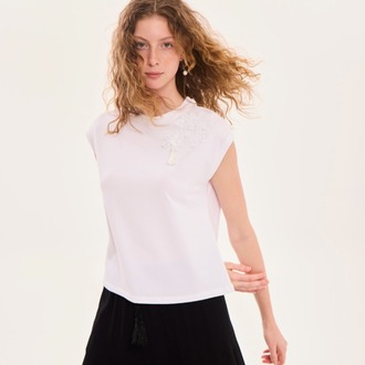 MOYA Flower T-Shirt