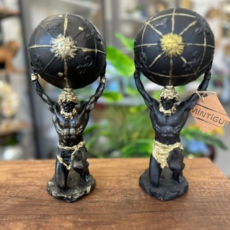 DÜNYA TAŞIYAN ATLAS PARLAK