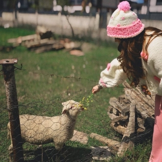 El Örgüsü Kalpli Ayıcıklı Hırka ve Bere Seti, Pofuduk Balon Kol Romantik Ceket