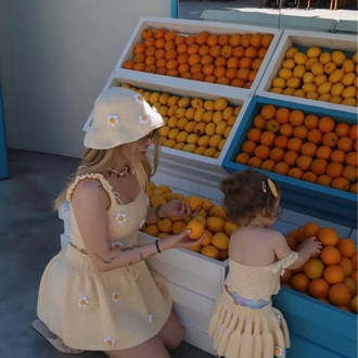 Papatyalı Yetişkin Tığ İşi Etek-Crop-Sapka Seti