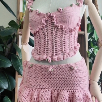 Tığ İşi Coquette Örgü Set - Gül Detaylı Büstiyer & Kat Kat Etek