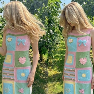 Masalsı Bir Yaz Rüyası: Pastel Tonlarda El Örgüsü Tığ İşi Koton Yaz Elbisesi