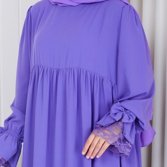 MEDİNE İPEĞİ KOLU DANTELLİ ELBİSE``LİLA