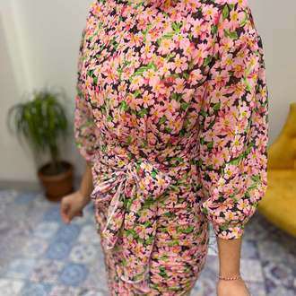 Çiçek desenli şifon elbise