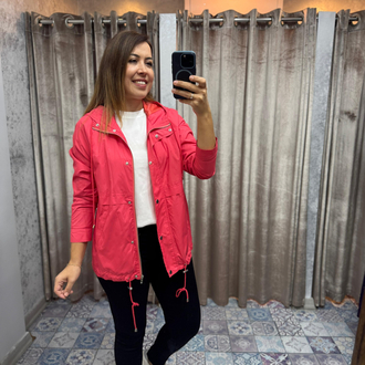 Su geçirmez kapüşonlu yağmurluk