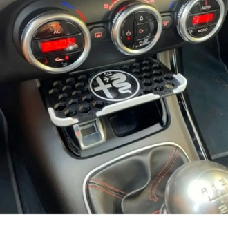 Alfa Romeo Giulietta Telefon tutacağı