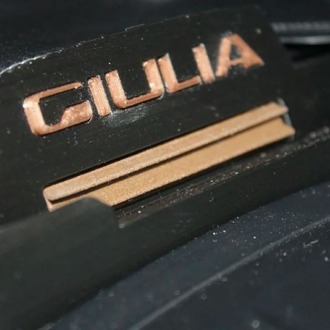 Alfa Romeo Giulia Ön konsol telefon tutacağı