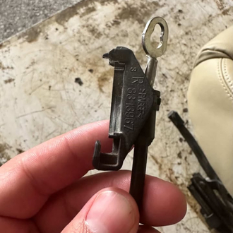 Audi A3 koltuk halatı tutma aparatı