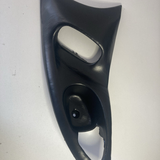 Ford Focus MK1 sürücü kapı kolu ve cam butonu çerçevesi 98ab-a22621-f