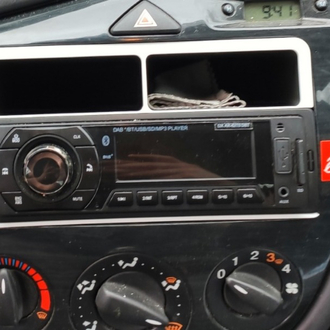 Ford Focus MK1 teyp çerçevesi