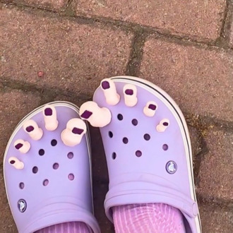 Crocs parmaklar tokası