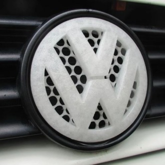 VW Ön Tampon üstü logo