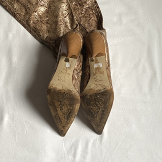 Vintage Heart Cut-out Marginal Leather Heel Boots