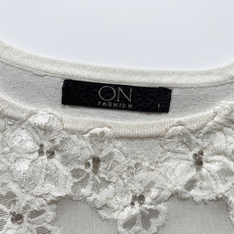 Vintage Heart Cut-out Floral Embroidery Top