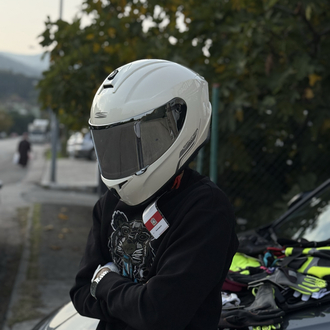 SPYDER KASK BEYAZ SİLVER VİZÖR ÇOK KALİTELİ-SADECE ŞEFFAF VİZÖR KALMIŞTIR.