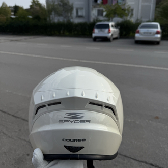 SPYDER KASK BEYAZ SİLVER VİZÖR ÇOK KALİTELİ-SADECE ŞEFFAF VİZÖR KALMIŞTIR.