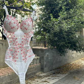  Beyaz Gül kurusu Desenli Bodysuit