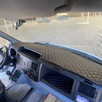 FORD TRANSİT 2007/2012 model arası SİYAH, KIRMIZI Püskülsüz Torpido ÖRTÜSÜ