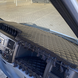 FORD TRANSİT 2007/2012 model arası SİYAH, Siyah Püsküllü Torpido ÖRTÜSÜ